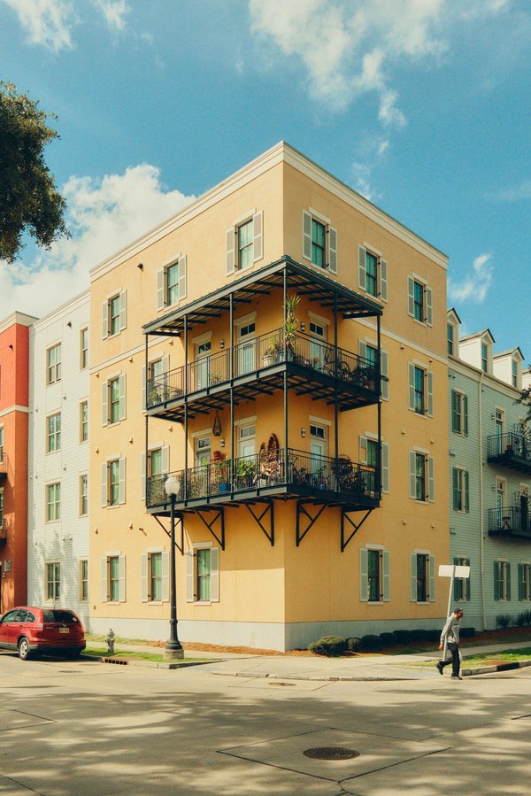 Comment réussir à peindre sur un crépi en façade ?